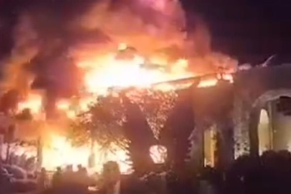 La emergencia movilizó a distintos cuerpos de rescate y seguridad pública, así como personal de Protección Civil del Municipio y elementos de la Guardia Nacional.