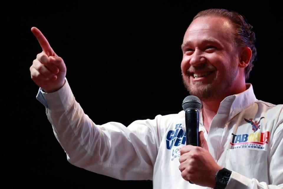 En un encuentro con bodegueros de la Ceda, señaló que Morena ha amenzado el establecimiento y que bodegueros y dueños acusaron impedimento para trabajar.