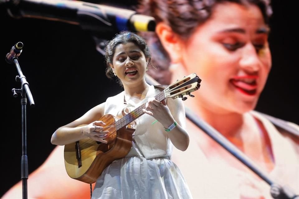 Silvana Estrada en el segundo día del Festival de Música Vive Latino edición 2024 en el Autódromo Hermanos Rodríguez.