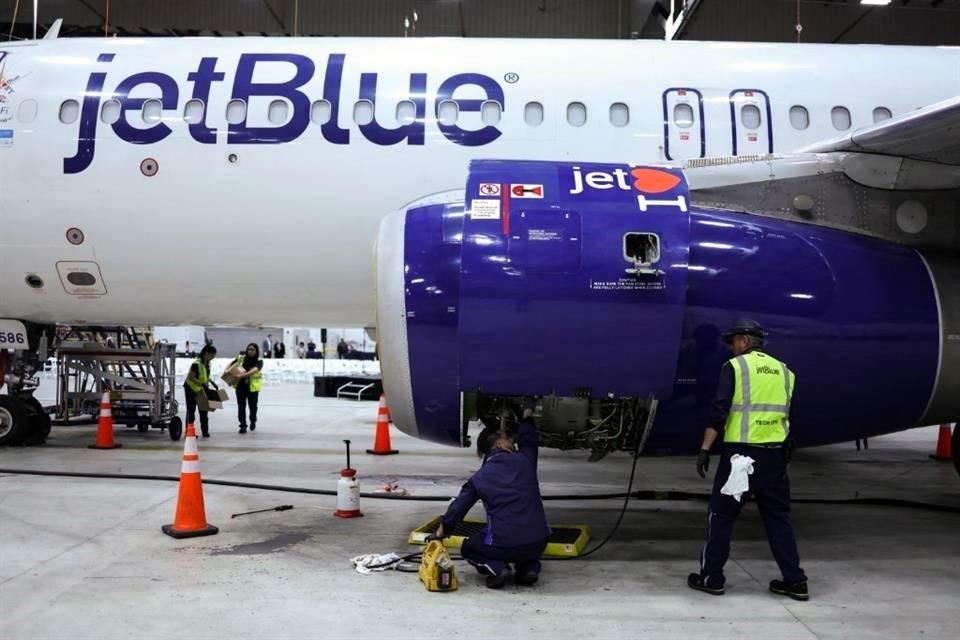 Tras fallida fusión con JetBlue, la aerolínea de bajo costo Spirit Airlines analiza posible declaración de bancarrota.