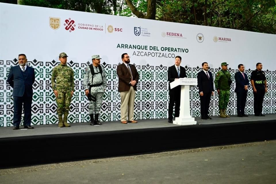 'El operativo tiene como objetivo inhibir los delitos y salvaguardar la integridad física y patrimonial de todas y todos ustedes', dijo Vázquez.