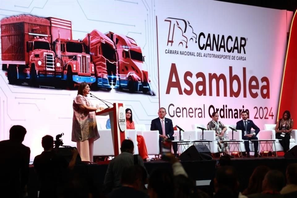 La candidata acusó que el Gobierno federal ha dejado a su suerte a los empresarios.