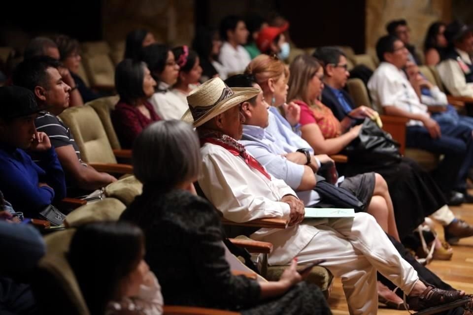 El homenaje fue organizado por la asociación Escritores en Lenguas Indígenas (ELIAC).