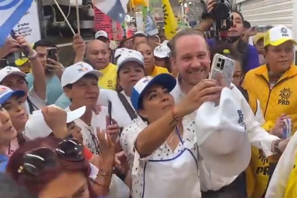 'Hay mercados públicos muy abandonados, inclusive, lo dije en el debate, el de Escuadrón 201', expresó Taboada durante recorrido.