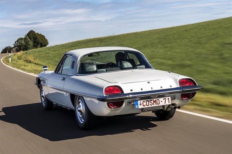 La vida del motor rotativo en Mazda inició en 1967 con el Cosmo Sport y terminó en el 2012 con el RX-8.