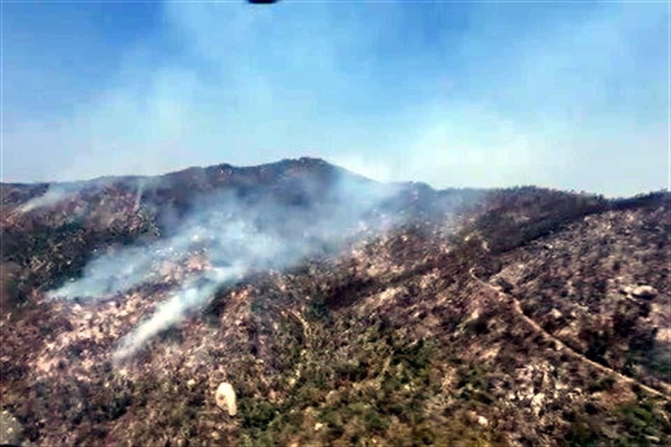 Incendio en el Predio Carabali, en Acapulco, Guerrero.