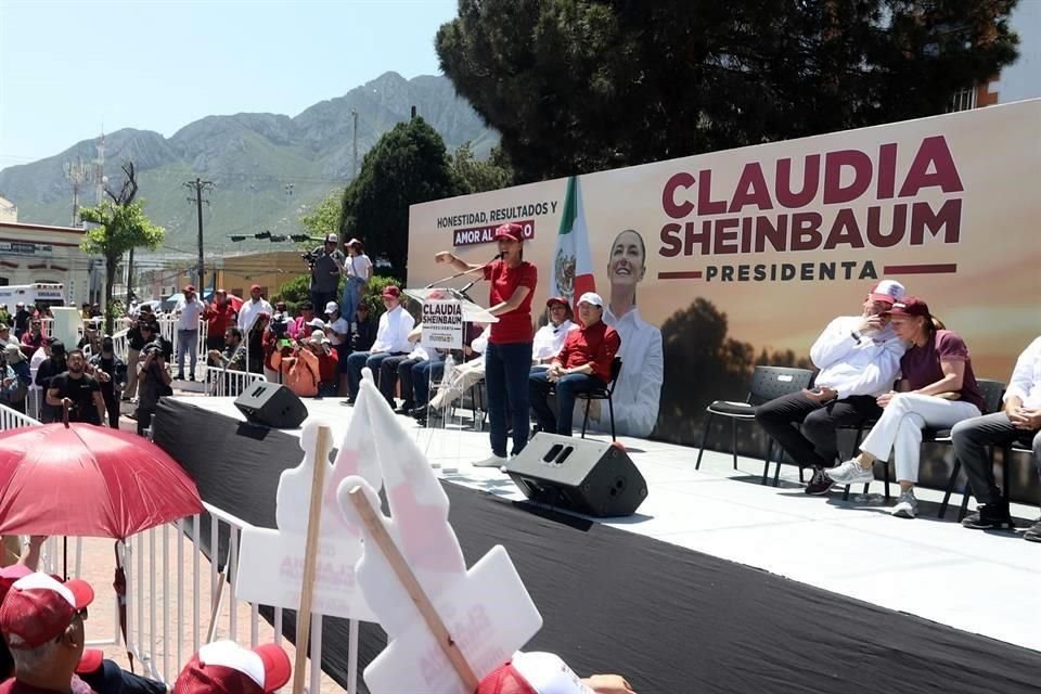 Desde la plaza municipal de Santa Catarina, Claudia Sheinbaum dijo que ya se apoya para la construcción del Metro.