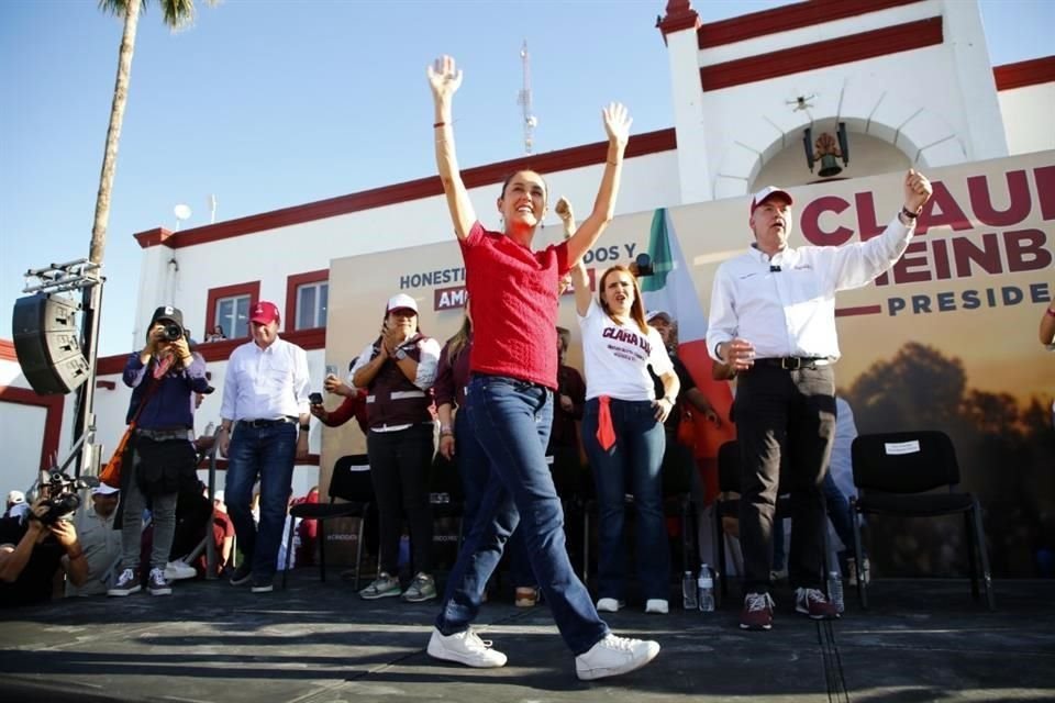 El evento, que inició cerca de las 17:15 horas, se llevó a cabo en la Plaza principal del municipio.