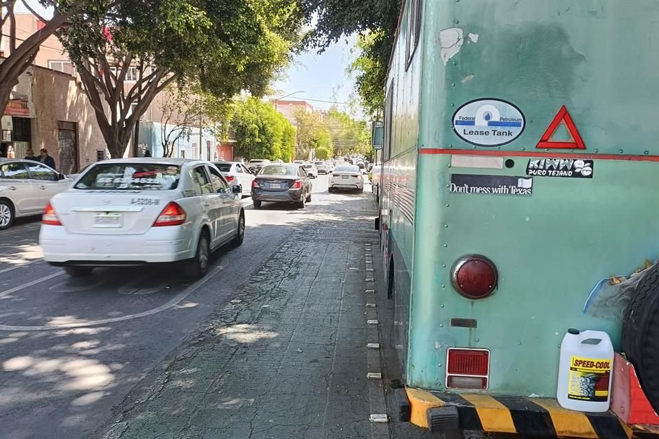 Ciclistas señalaron que la ciclovía de la Calle José Morán es invadida por automóviles, ciclistas y franeleros.