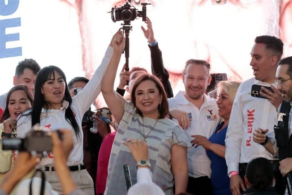 Xóchitl Gálvez encabezó un mitin en la Plaza de Santo Domingo, en el Centro Histórico de la Ciudad de México.