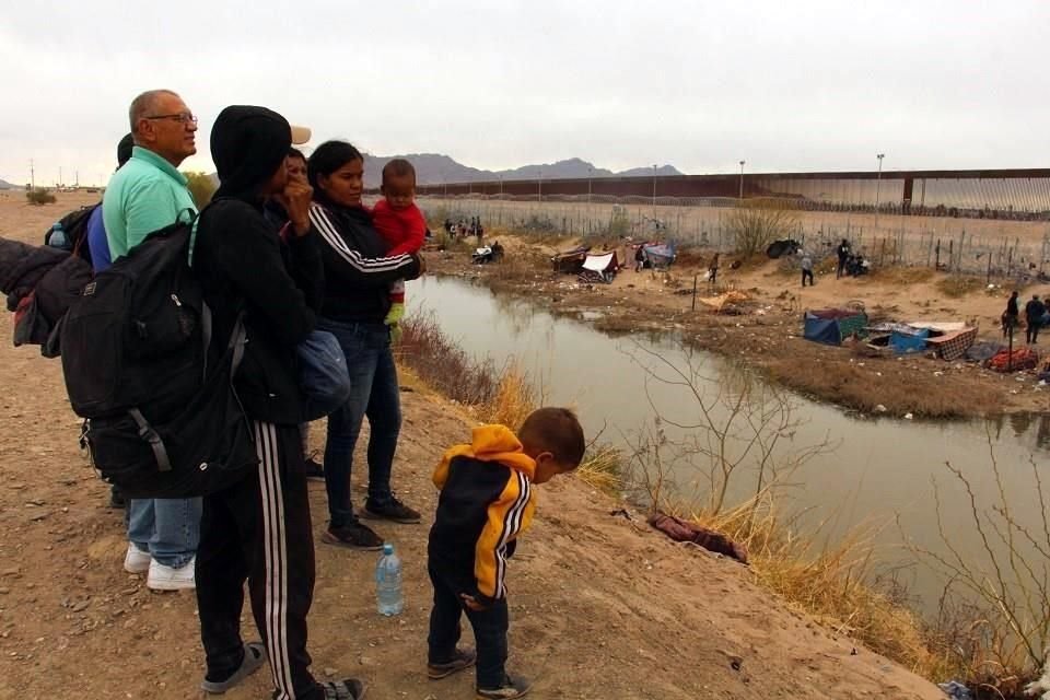Tal y como ocurrió con venezolanos, Gobierno de México entregará $11 mil a colombianos y ecuatorianos que sean deportados a sus países.