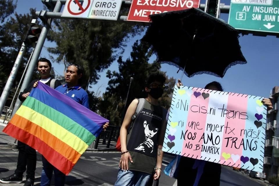 La propuesta reconoce el transfeminicidio como un delito independiente al feminicidio con sus propias condiciones y agravantes. 