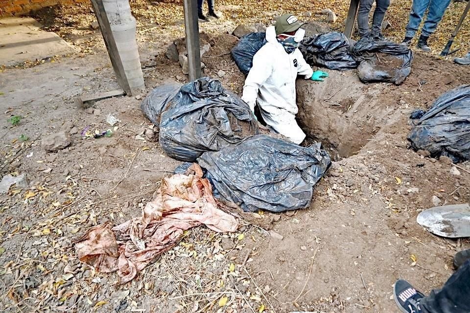 En una búsqueda rápida se ubicaron siete fosas con aproximadamente 30 bolsas con cuerpos segmentados.
