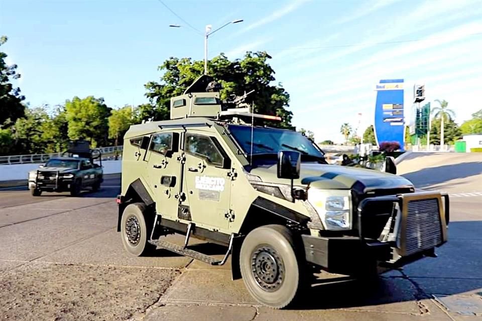 Despliegue de militares en Culiacán, tras los plagios masivos del crimen.