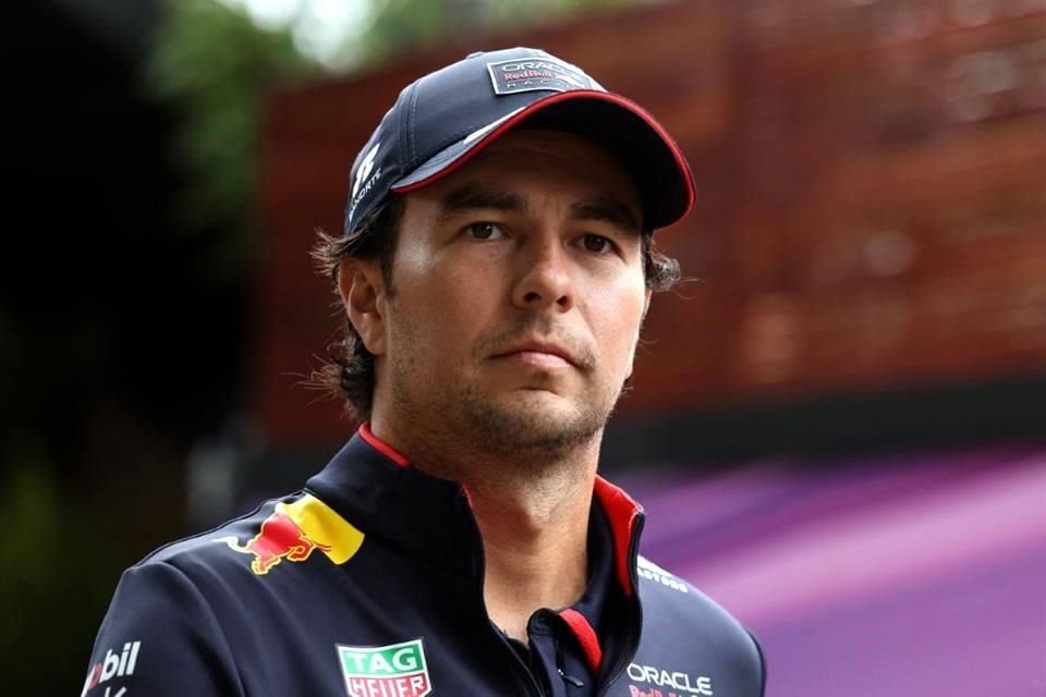 Sergio Pérez podría asegurarse su asiento en Red Bull para el 2025, ya que se corre el rumor de que firmó su renovación.