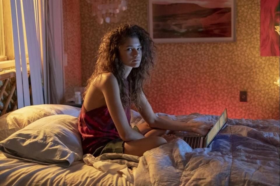 Modificación en el cronograma de filmación permitirá al elenco de la serie, que incluye a las protagonistas Zendaya y Sydney Sweeney, buscar otras oportunidades laborales.