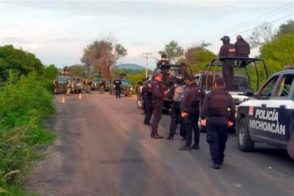 En las tareas también participan miembros del Ejército.