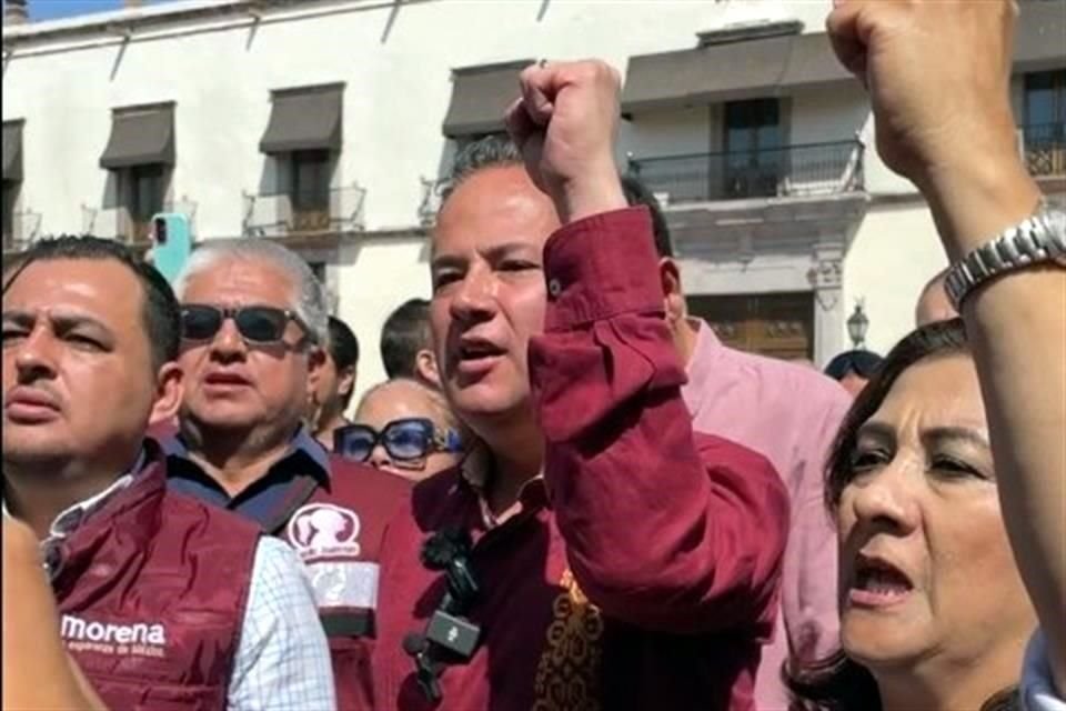 '¡Queretano soy señores, y a todas las manganas!', afirmó Santiago Nieto en la capital del estado.