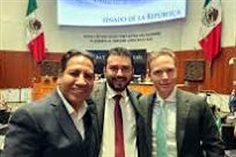 El diputado federal fallecido acompañado de Eduardo Ramírez y Manuel Velasco.