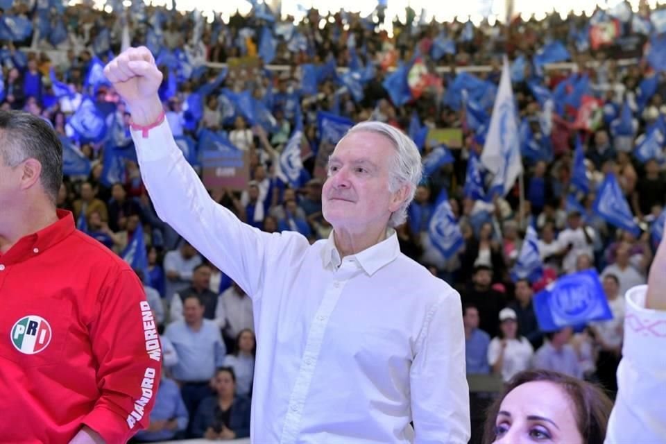 Santiago Creel defendió la colaboración de partidos políticos a la campaña de Xóchitl Gálvez.