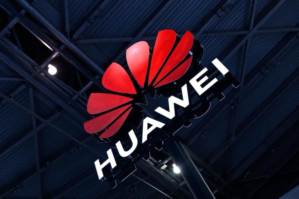 Huawei, marca china de tecnología, está acusada de soborno, falsificación, blanqueo de dinero y organización delictiva con miembros del Parlamento Europeo.