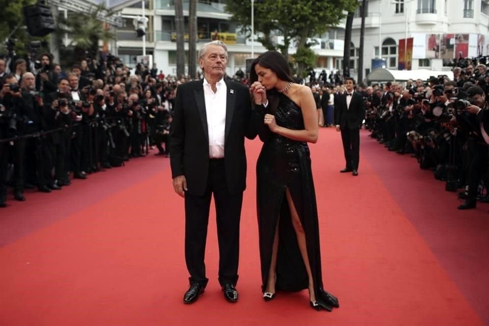 Anouchka, hija de Alain Delon fue expuesta por conversaciones con su padre.