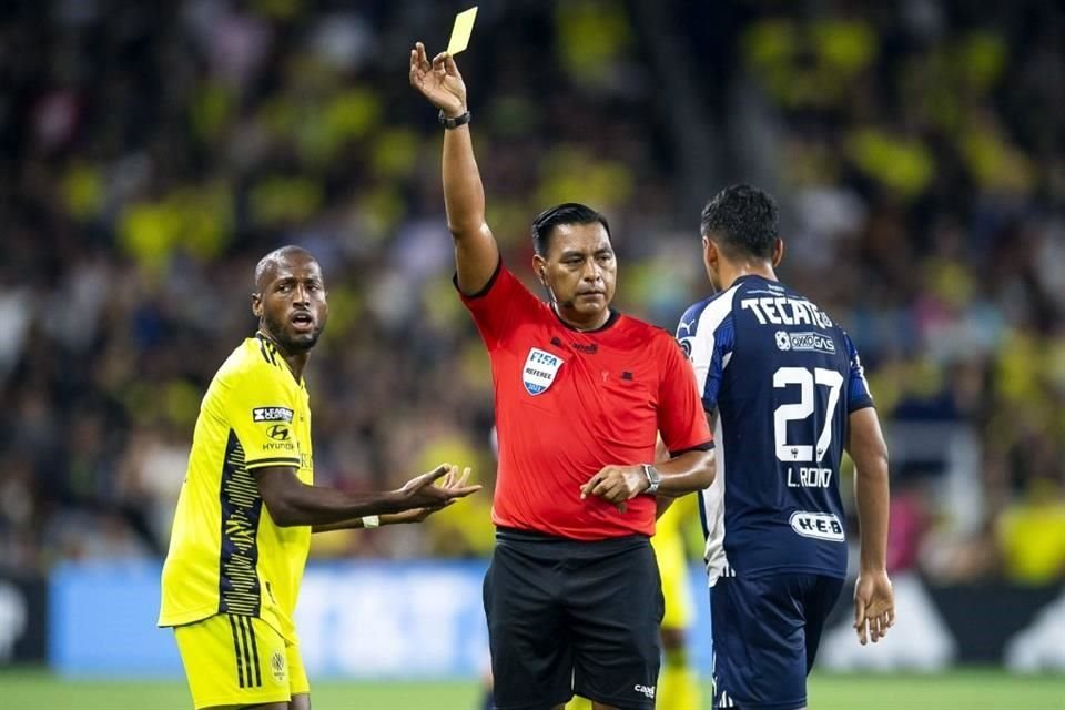 El guatemalteco Walter López ya le pitó a Rayados, fue en el duelo ante Nashville de la pasada Leagues Cup.