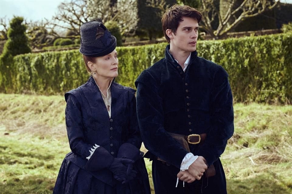 La serie estelarizada por Julianne Moore y Nicholas Galitzine llegará a la plataforma Starz.