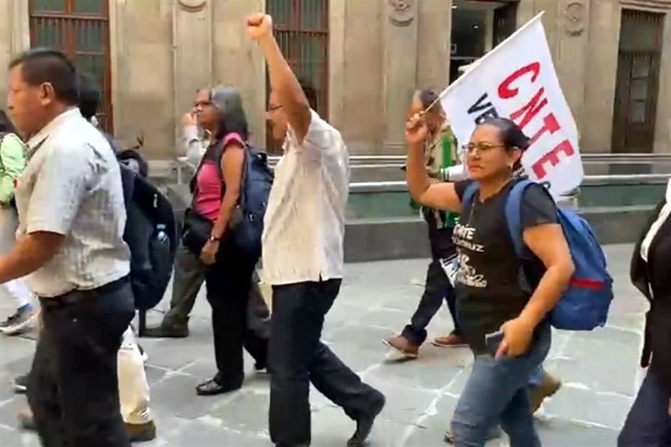 A dos meses de las elecciones, el Presidente López Obrador reactivó el diálogo con la CNTE en Palacio Nacional.