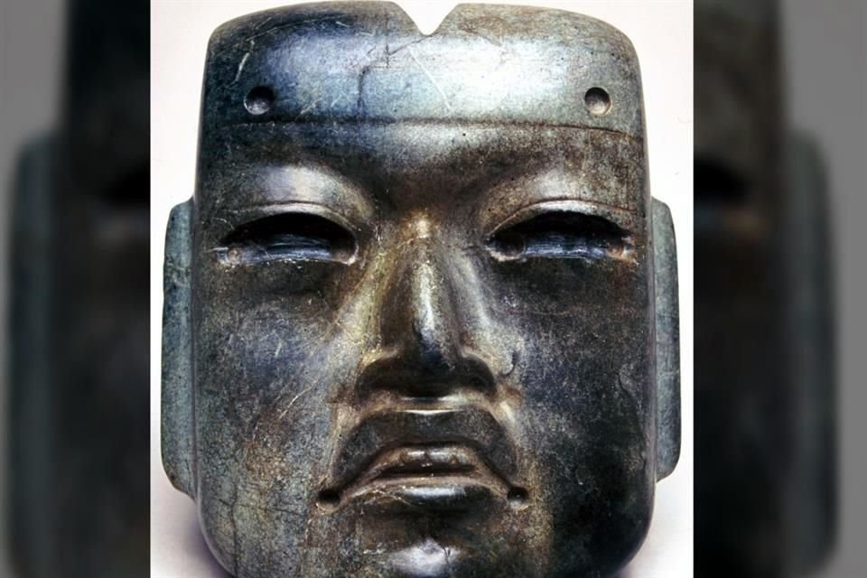 Máscara olmeca hallada en el Templo Mayor durante excavaciones.