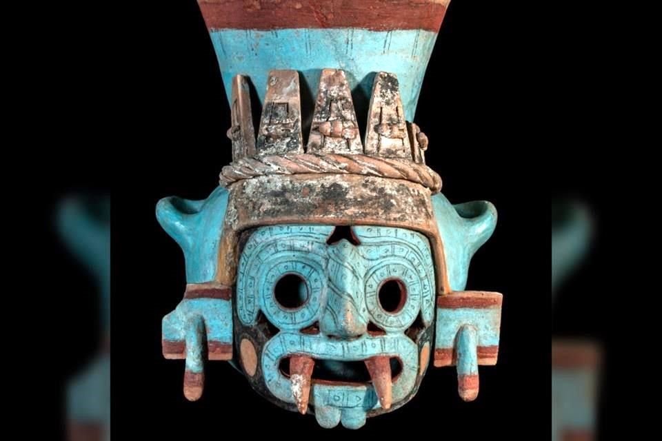 Olla de Tláloc, pieza que destaca en el cartel de la exposición.