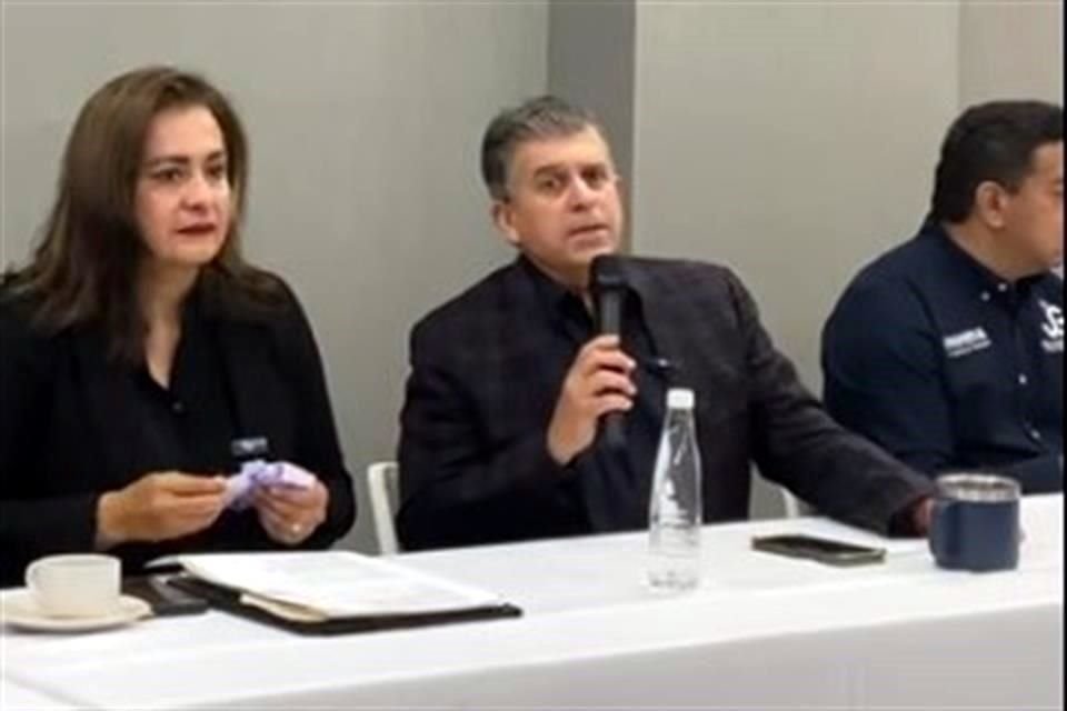 El Instituto Electoral de de Guanajuato nos contestó que todavía no empezaban las campañas, que cuando empezaran presentáramos una cantidad impresionante, ridícula de documentos', dijo Sheffield.