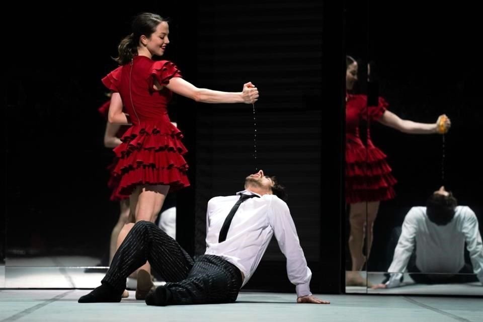 En 'Carmen', de Johan Inger, Ivana Bueno comparte créditos con el bailarín italiano Francesco Gabriele Frola, quien encarna a Don José.