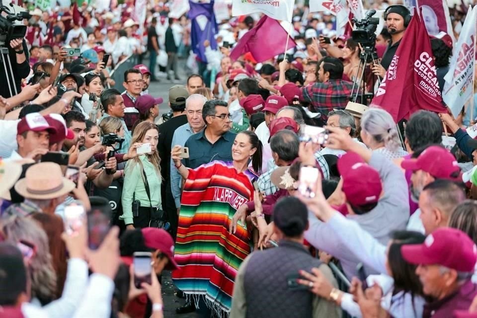 Claudia Sheinbaum en Autlán de Navarro, Jalisco, acudió acompañada de candidatos locales.