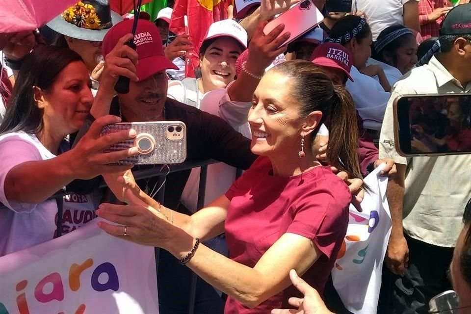 Sheinbaum dijo que darle votos a MC es inútil y se jactó de que Morena va adelante en las encuestas en Jalisco.