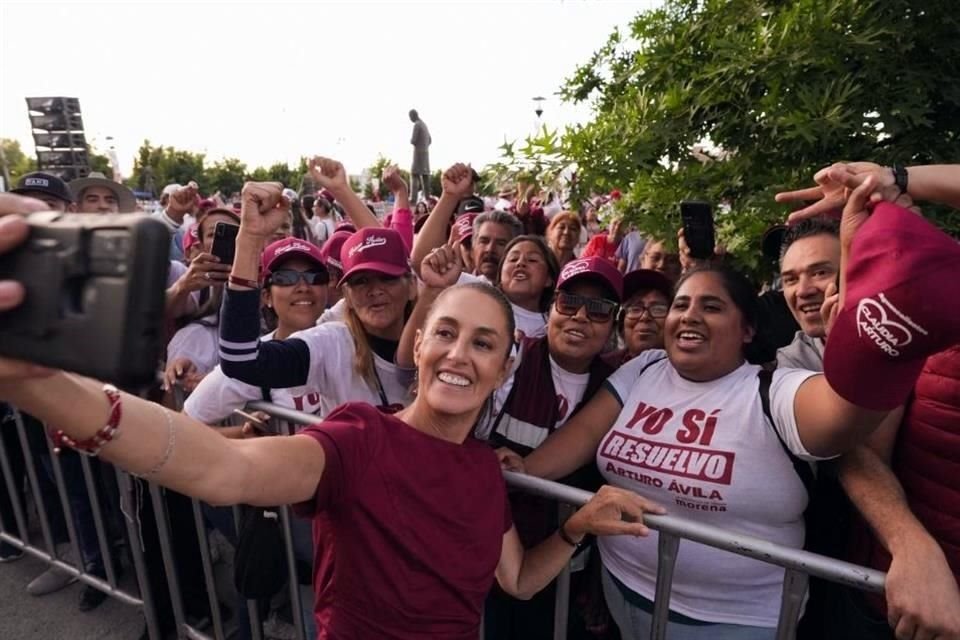 Claudia Sheinbaum, candidata presidencial de Morena, cerró su gira de este miércoles por Aguascalientes con un evento en la capital estatal.