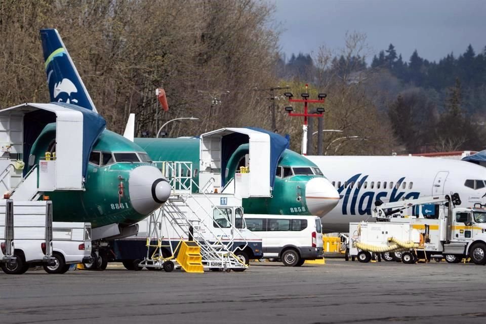 Alaska Airlines dijo que espera una compensación adicional de Boeing más allá del primer trimestre.