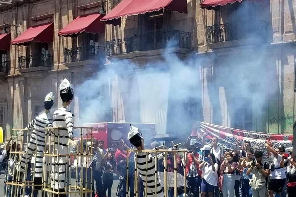 Vandalizan fachada de Palacio de Gobierno, Congreso y del SAT en Michoacán.