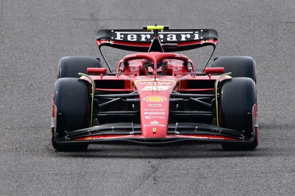 Carlos Sainz durante la calificación en Suzuka.