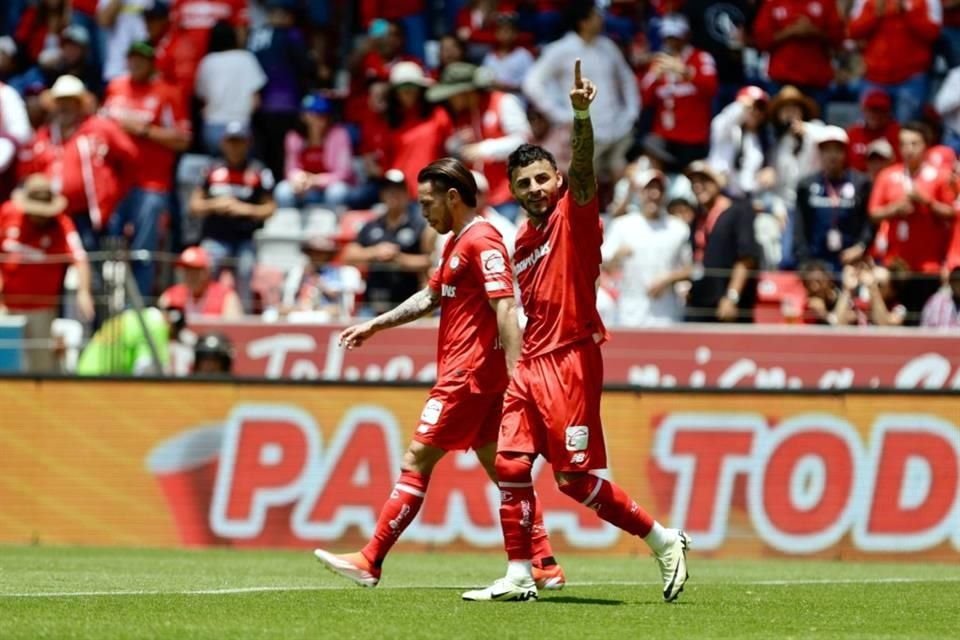 Alexis Vega volvió a ser la bestia negra del Atlas al conseguir un nuevo gol en su carrera ante los rojinegros.