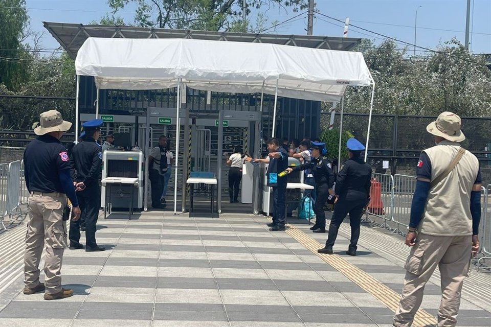 La seguridad en el INE se multiplicó previo al primer debate presidencial; elementos de SSC-CDMX, GN y Sedena resguardan las instalaciones.
