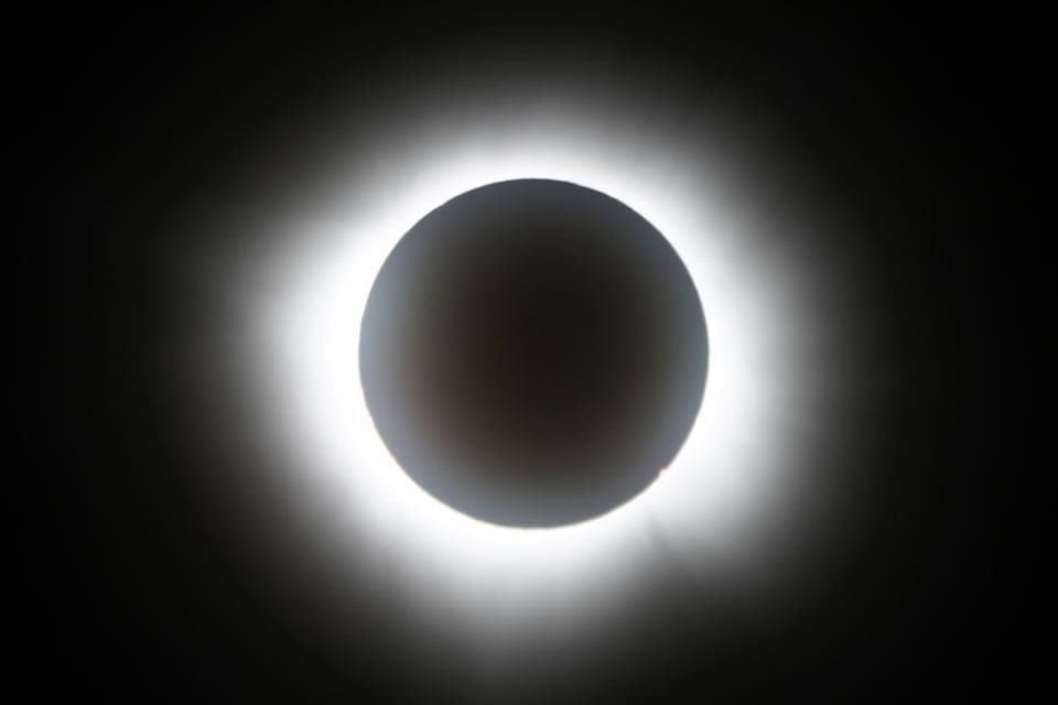 Así fueron captadas las fases del eclipse solar desde Torreón, Coahuila.