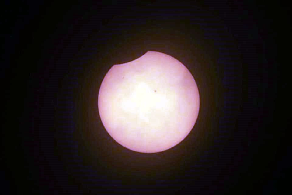 Así fueron captadas las fases del eclipse solar desde Torreón, Coahuila.