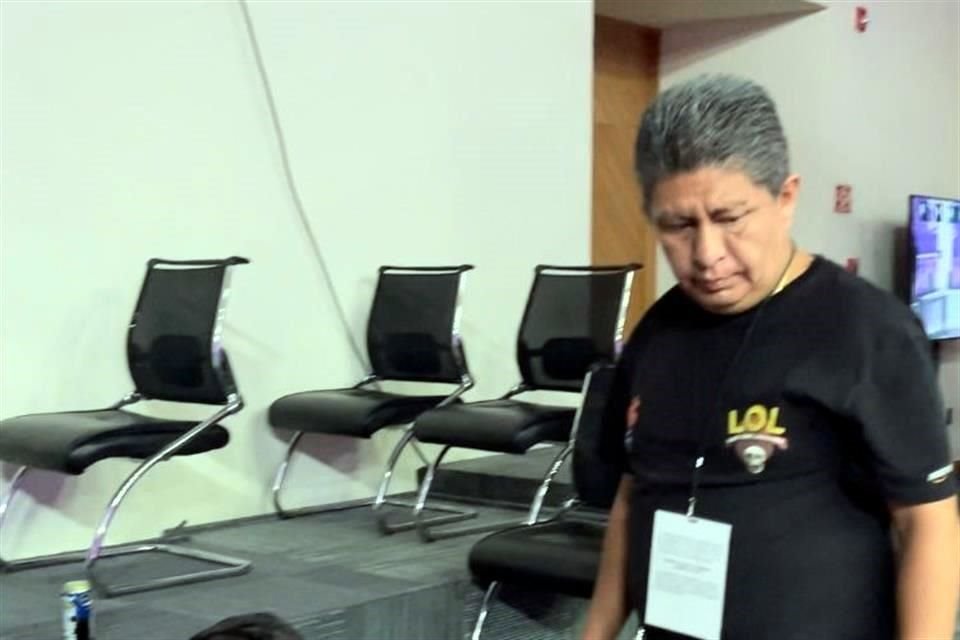 Originalmente, las sillas se habían colocado de lado.