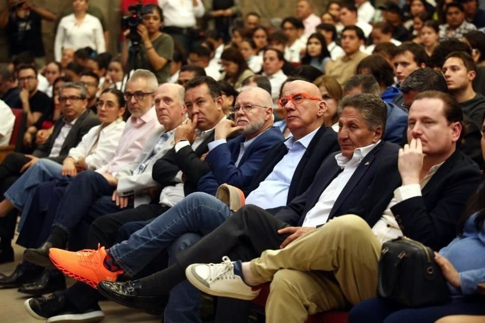 Jorge Álvarez Máynez, candidato de MC, estuvo en una charla con universitarios, pero también estuvo presente el líder nacional del partido, Dante Delgado.