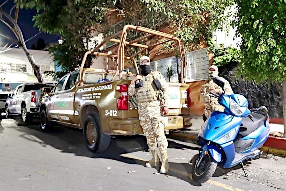 Elementos de la GN y militares adscritos a la seguridad de Pemex, tomaron anoche el control de un pozo de agua en la Alcaldía Álvaro Obregón.