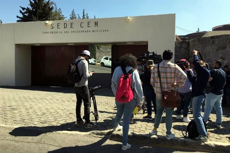 Sheinbaum llegó a la sede de la CEM en la colonia Lago de Guadalupe, en Cuautitlán Izcalli, poco antes de las 10:00 horas.