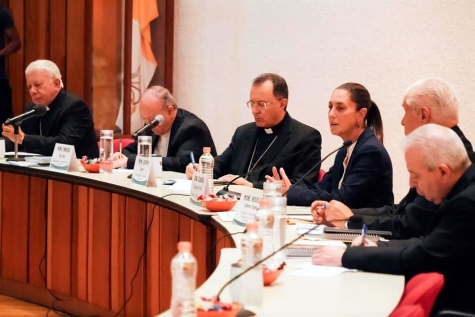 La abanderada de Morena, Claudia Sheinbaum, escuchó en marzo pasado las preocupaciones de Obispos sobre la estrategia de seguridad.