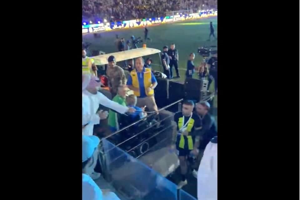 El jugador fue golpeado un par de veces.