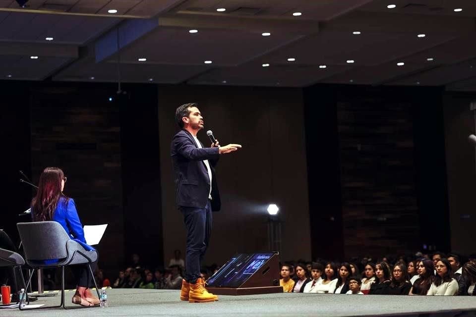 Al hablar de crimen organizado en Puebla, Máynez en específico se refirió al huachicol, delito mediante el cual, sostuvo, algunos candidatos fondean sus campañas.